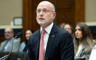 杭州伊朗战争假消息不断 FCC主席抨击广播公司 特朗普否认伊朗袭击美国加油机报道