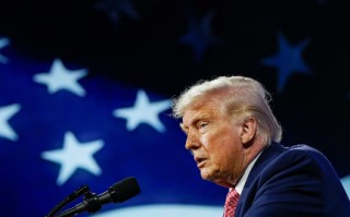 杭州伊朗战事爆发满月，特朗普称霍尔木兹海峡为“特朗普海峡”