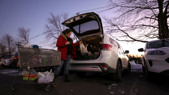 杭州美国汽油价创21个月新高，零工群体在加油站感受切肤之痛