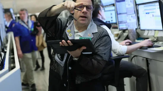 杭州尾盘：美股走低道指跌660点 伊朗称将继续关闭海峡