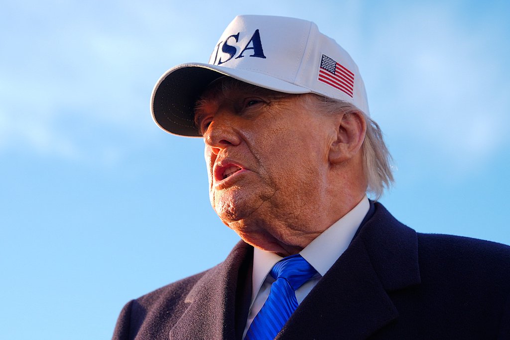 杭州特朗普称将联合多国派遣军舰 确保霍尔木兹海峡通航安全