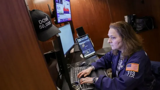 杭州3月28日收盘:美股连续第五周下跌 道指重挫790点跌入回调区域 杭州3月28日收盘:美股连续第五周下跌 道指重挫790点跌入回调区域