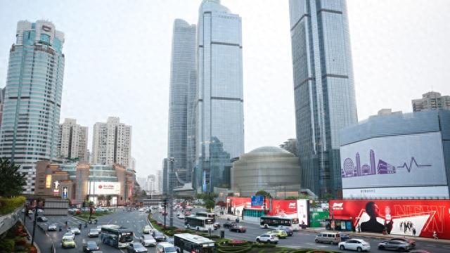 杭州今年1-2月，上海又揽128家首店，面对电商红海，他们出招了